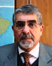 Dr. Roberto Escalante