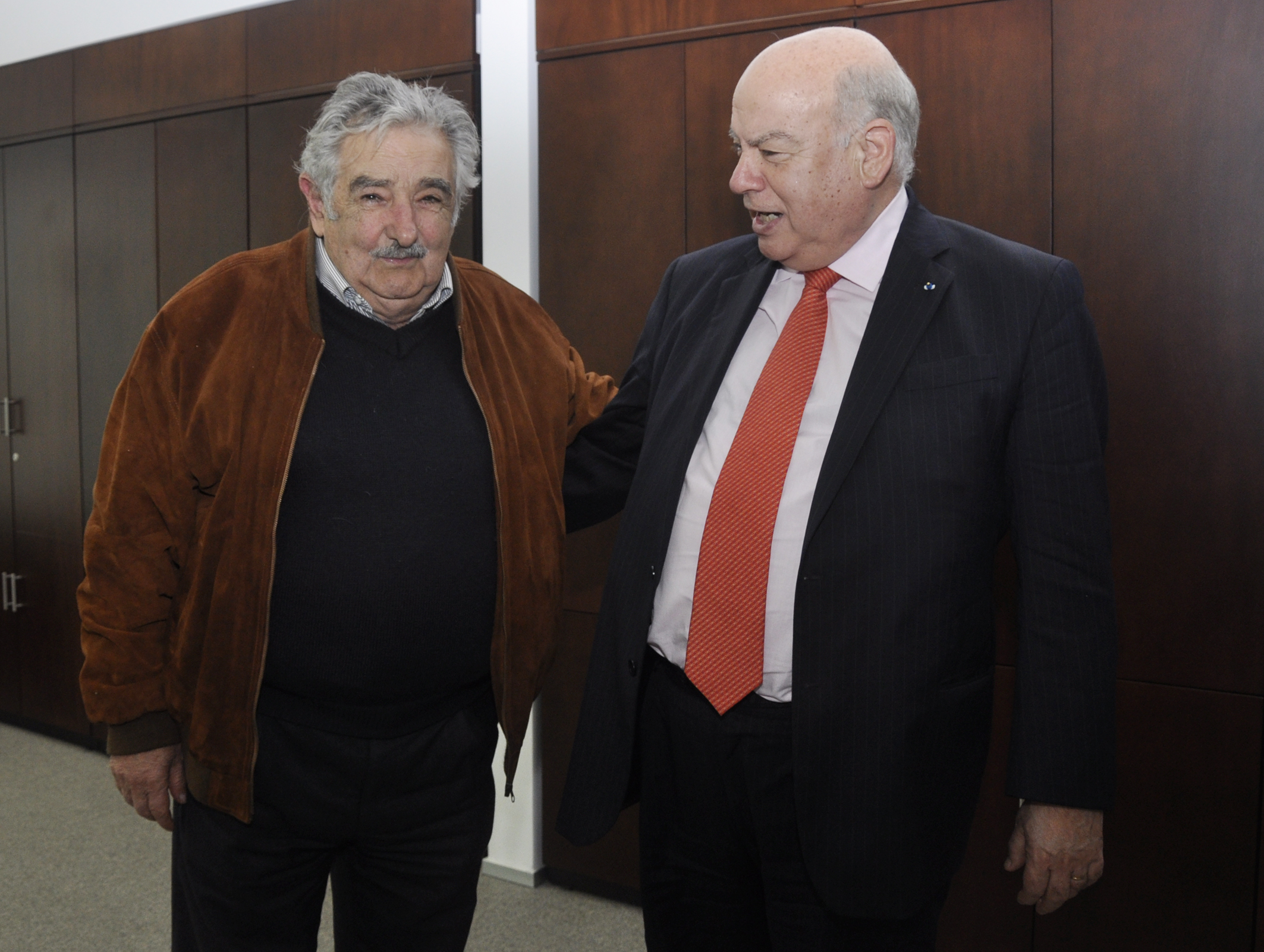 Excelentísimo Sr. Presidente de la República Oriental del Uruguay, José Mujica y el Secretario General de la Organización de los Estados Americanos, Dr. José Miguel Insulza durante su reciente visita a Uruguay(30 de septiembre de 2011)
