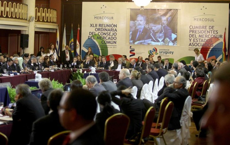 Participación del Secretario General de la OEA, Don José Miguel Insulza en la Cumbre de Presidentes del MERCOSUR y Estados asociados(20 de diciembre de 2011)