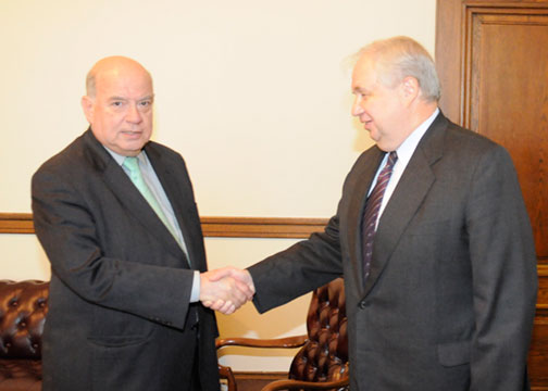Secretario General de la OEA recibió al Embajador de Rusia para explorar vías de cooperación