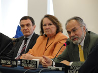 De izquierda a derecha: Secretario Ejecutivo de la CIDH, Santiago A. Canton; Presidenta de la CIDH, Comisionada Dinah Shelton; Primer Vicepresidente de la CIDH, Comisionado Rodrigo Escobar Gil.