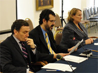 (de izquierda a derecha): Secretario Ejecutivo de la CIDH, Santiago A. Canton; Presidente de la CIDH, Comisionado Felipe González; Primera Vicepresidenta de la CIDH, Comisionada Dinah Shelton.
