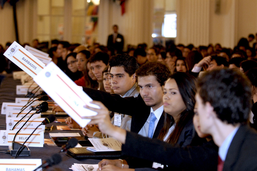 Model OAS General Assemblies: from Students to Diplomats for a Few Days