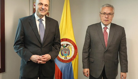Reunión con el Ministro de Justicia y del Derecho de Colombia para hablar del uso de instrumentos jurídicos de medición de riesgos y necesidades en el sistema de justicia penal.