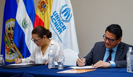 Photograph taken during the signing of the agreement between the OAS and El Salvador