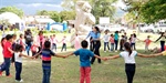 Funcionarios policiales capacitan niños contra “bullying” y violencia en Honduras
