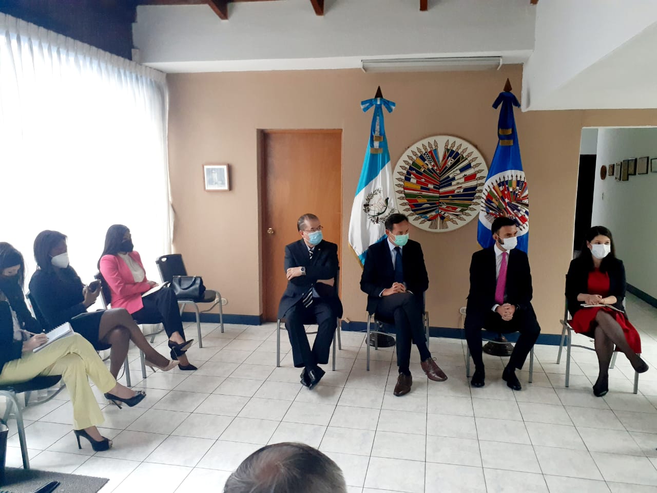 La Misión de la OEA en Guatemala enviada por el S. G. Luis Almagro y presidida por el Emb. Fulvio Pompeo continúa cumpliendo su agenda de reuniones con todos los sectores del país. Se reunió y dialogó con Embajadores y Encargados de Negocios a.i. del GRULAC.(1 de diciembre de 2020)