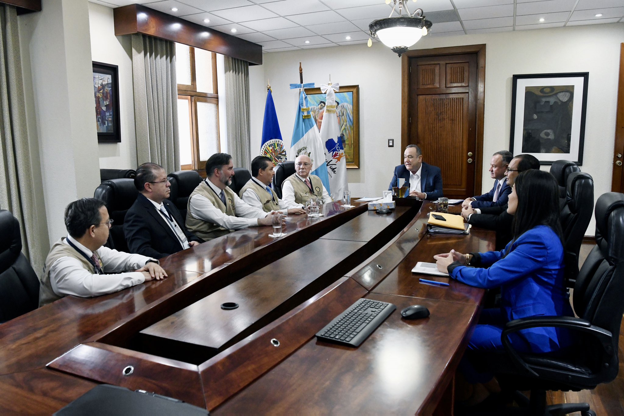 Misión de Observación Electoral MOE/OEA, se reunió con el Presidente de la República, Alejandro Giammattei