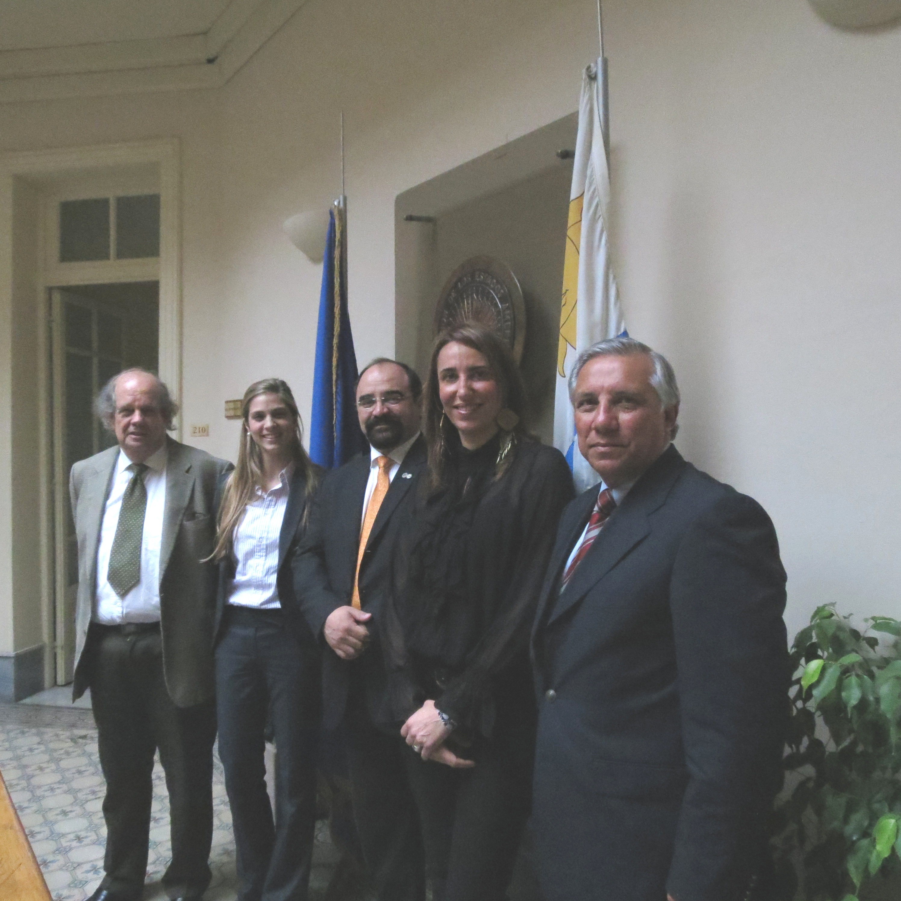 Visita del Secretario Ejecutivo de la Comisión Interamericana de Derechos Humanos, Sr. Emilio Alvarez Icaza, en las Instalaciones de la Oficina de la OEA en Uruguay(26 de noviembre de 2012)