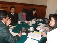 La Comisionada   Luz Patricia Mejía y la delegación de la CIDH en una reunión con el Canciller de   Bolivia, David Choquehuanca, al inicio de la visita, el 9 de junio de   2008.