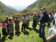 Commissioner Víctor Abramovich visits Pacoxom, accompanied by members of the community of Río Negro