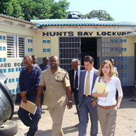 Una delegación de la CIDH visitó las celdas de las Comisarías de Spanish Town y de Hunts Bay, y el Centro Juvenil de Detención Preventiva de St. Andrew.