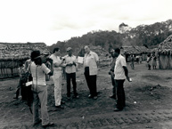 Miembro de la Comisión es entrevistado durante su recorrido por el interior de Nicaragua.
